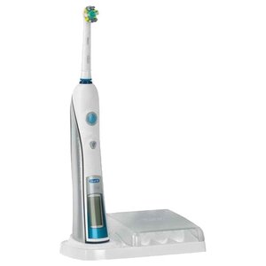 Электрическая зубная щетка Oral-B Professional Care 5000 D32 (фото modal nav 1)